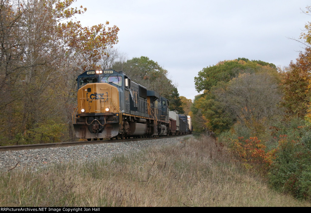 CSX 4551 & 5254 roll down Saugatuck Hill leading Q327